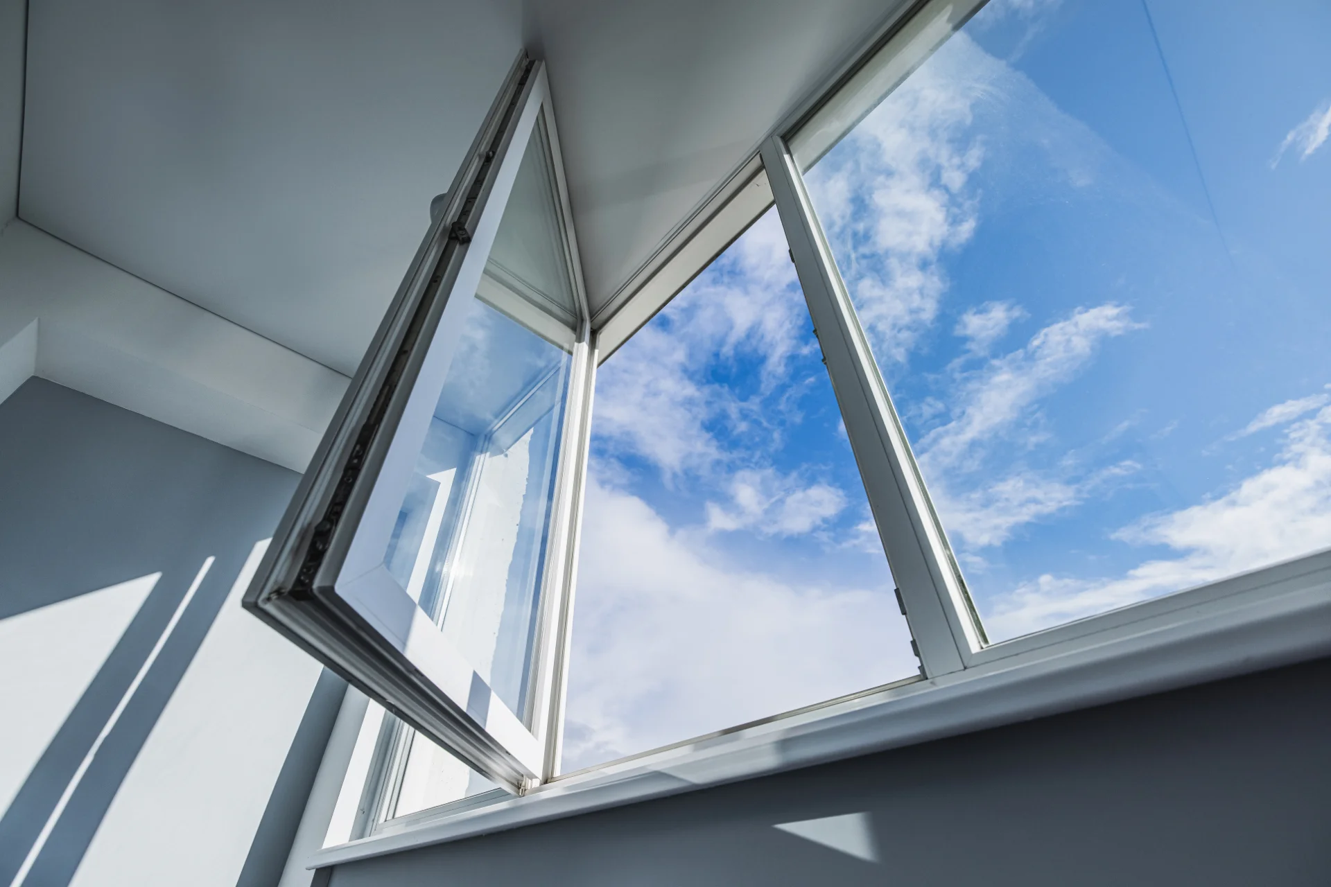 VLX 80 Casement Window in San Antonio, TX | Lightwell Windows San Antonio - detail 1